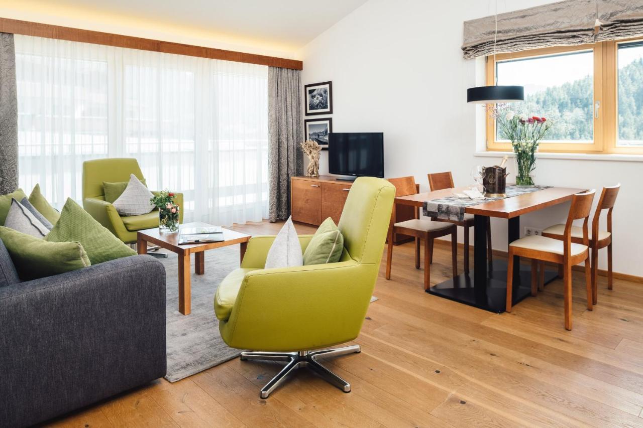 Schneeweiss Lifestyle - - Living