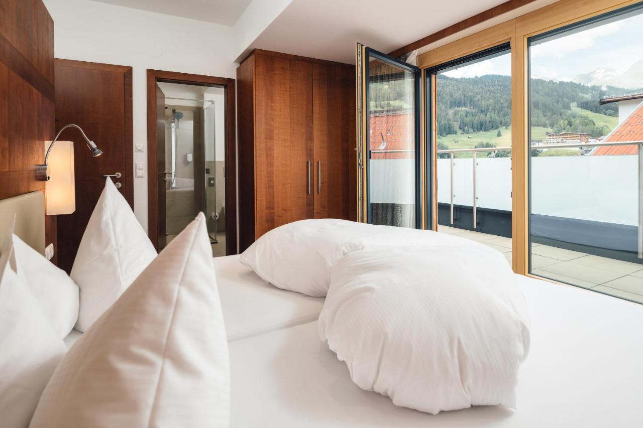 Schneeweiss Lifestyle - - Living * Serfaus
