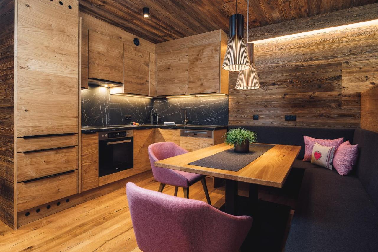 Schneeweiss Lifestyle - - Living Apartment *