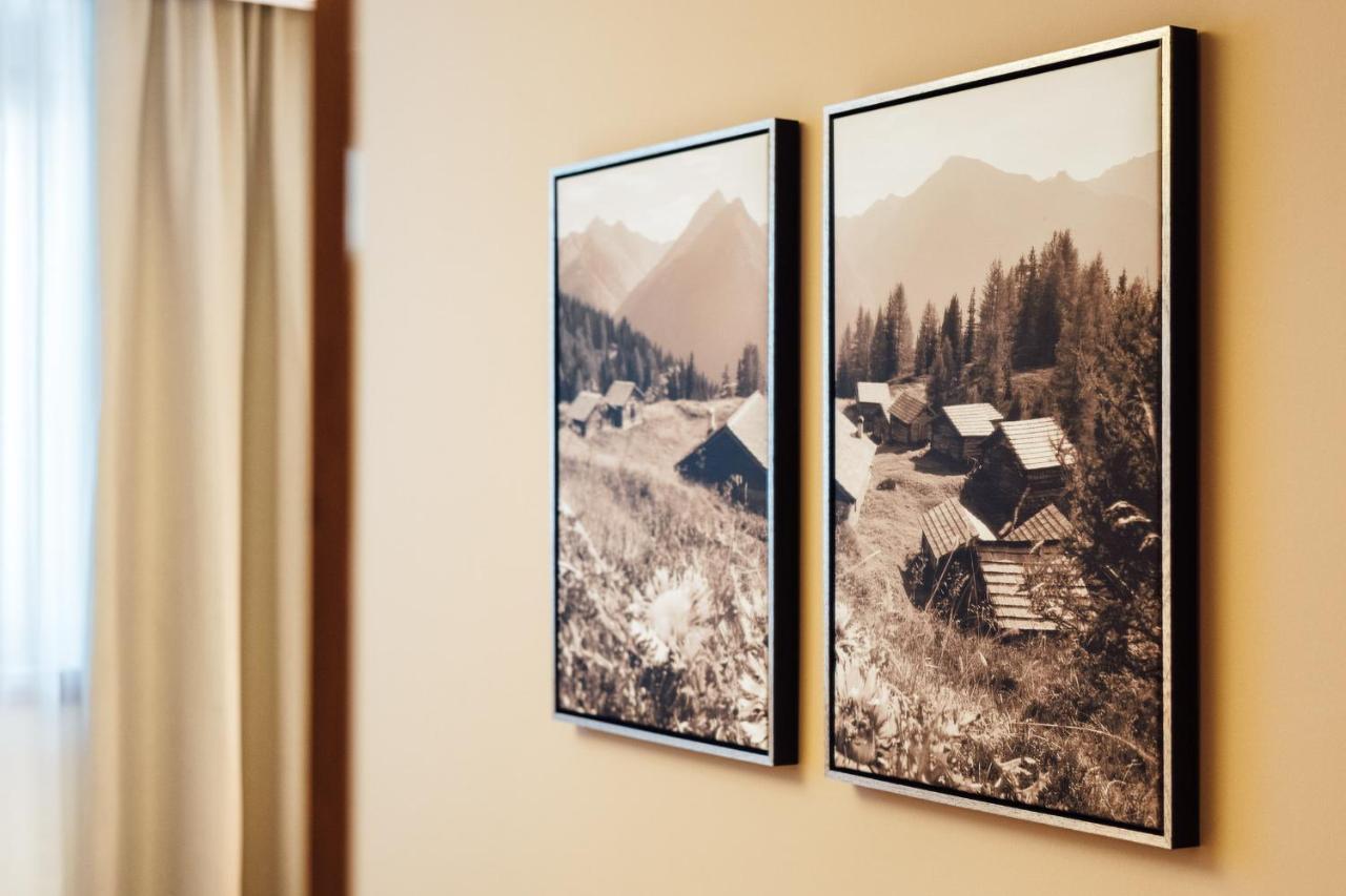 Schneeweiss Lifestyle - - Living Apartment *