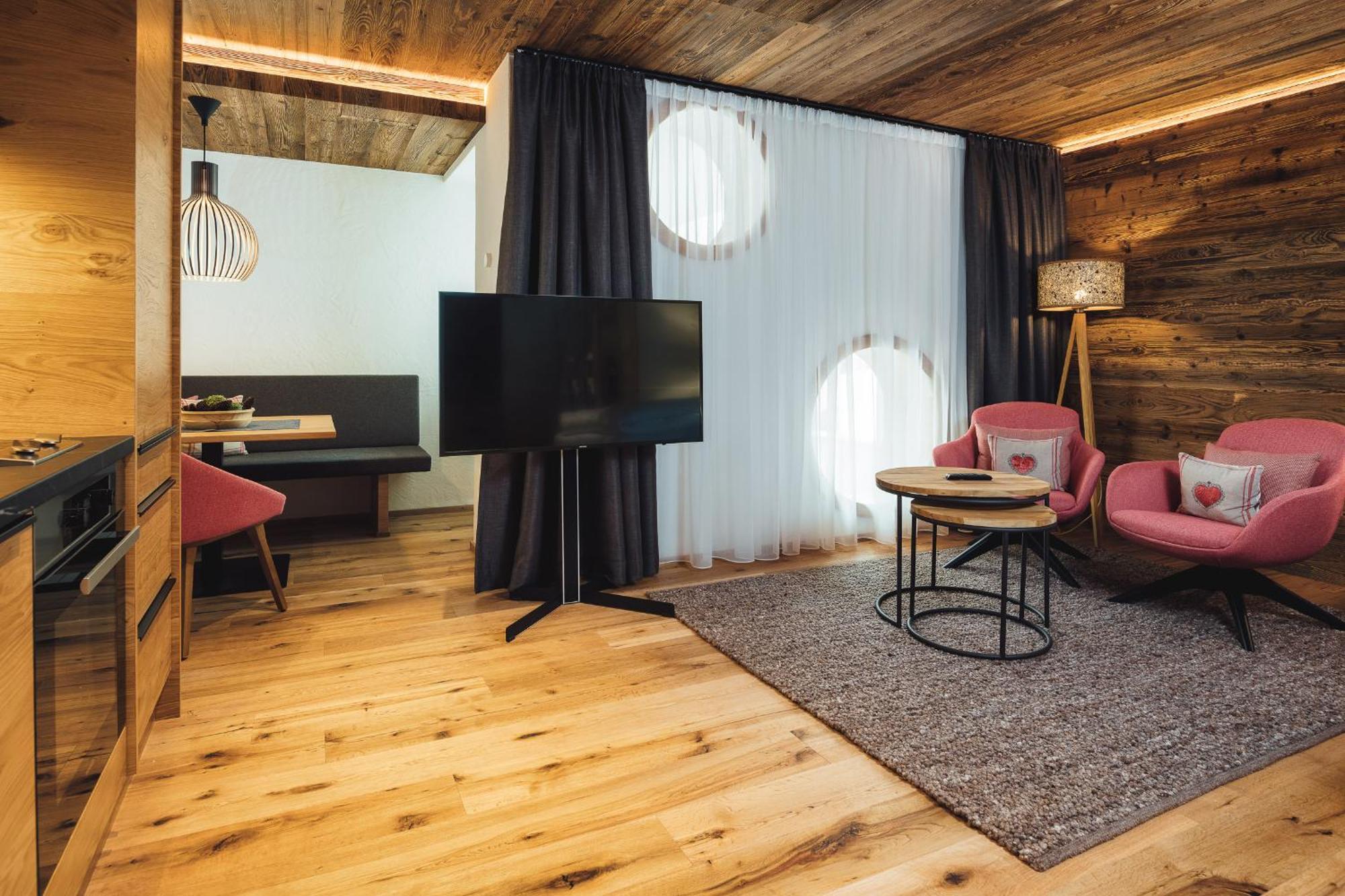 Schneeweiss Lifestyle - - Living