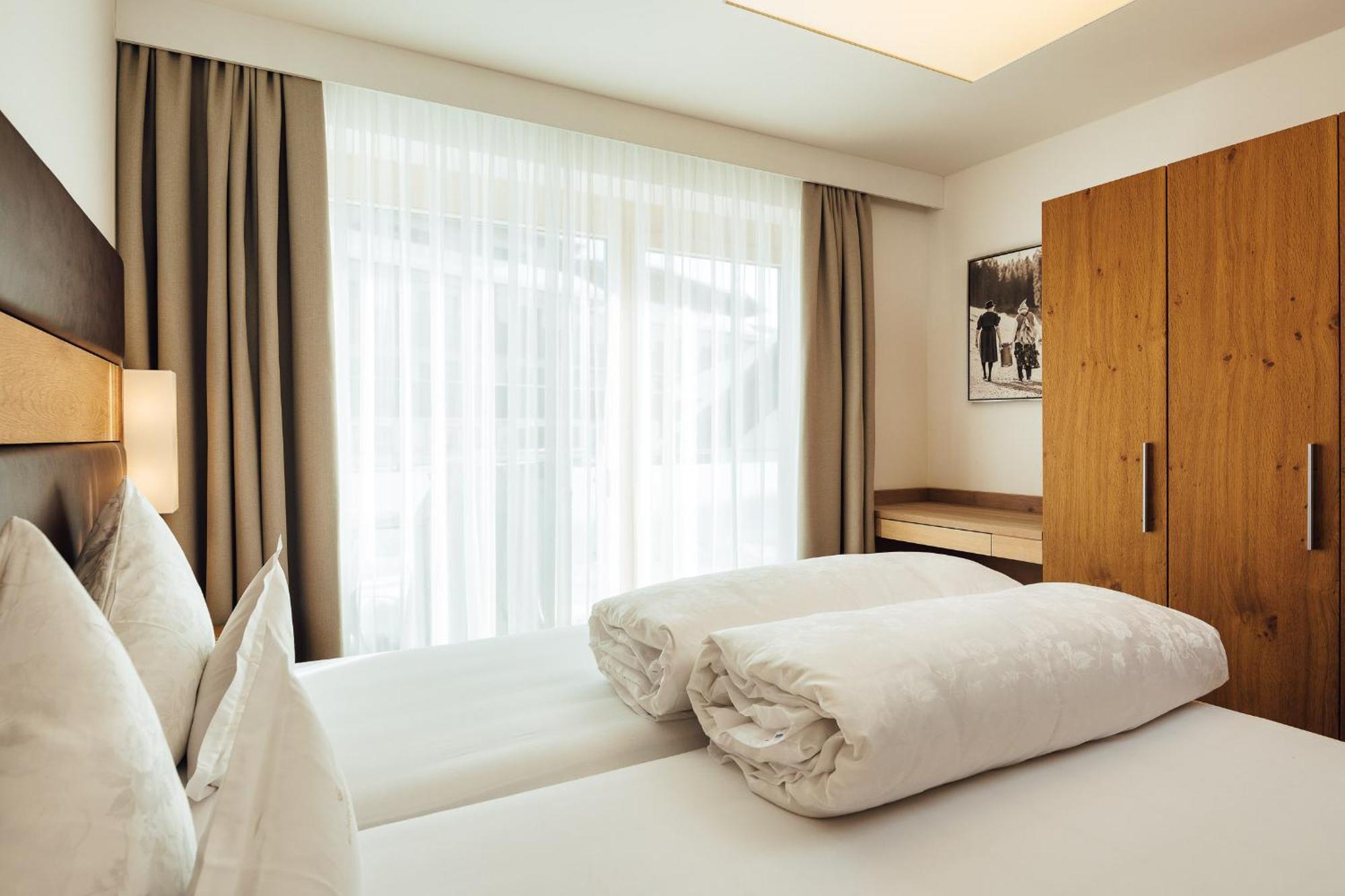 Schneeweiss Lifestyle - - Living Apartment