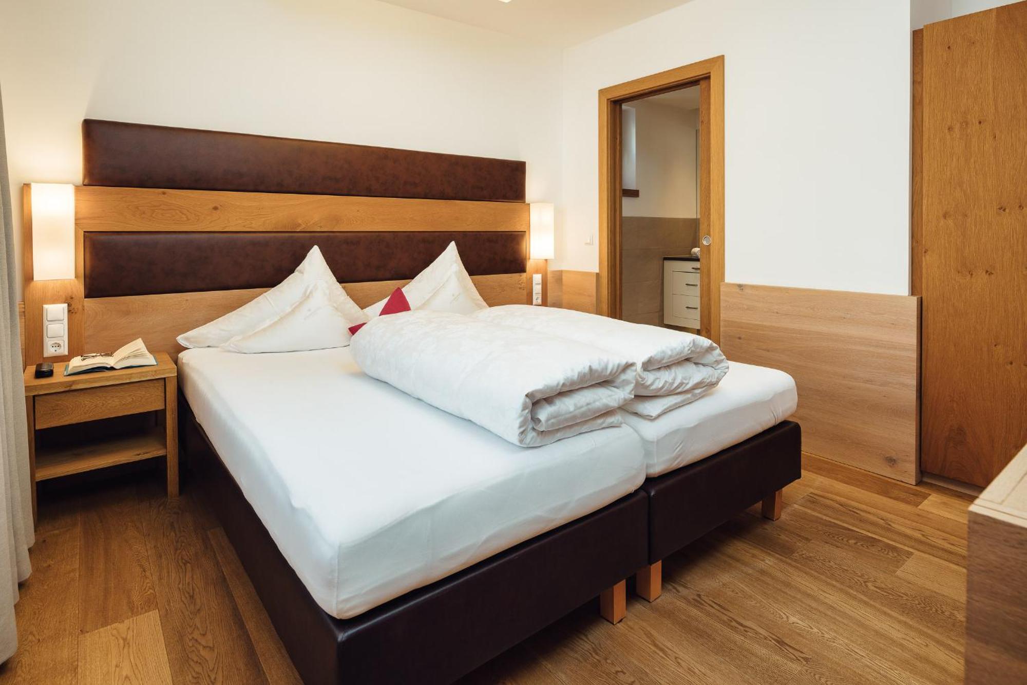 Apartment Schneeweiss Lifestyle - - Living Serfaus