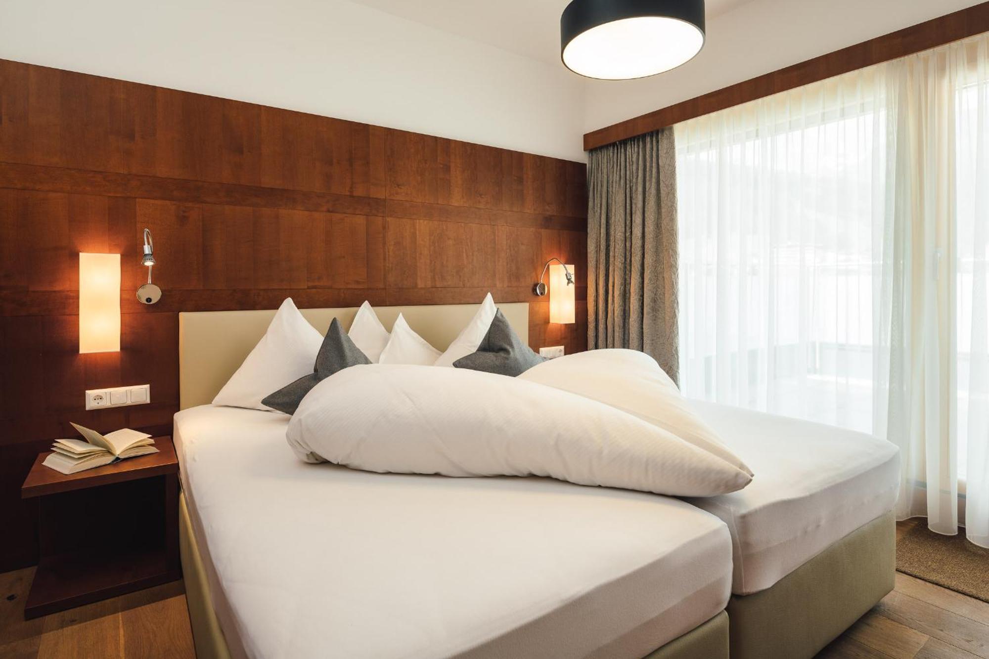 Apartment Schneeweiss Lifestyle - - Living Serfaus