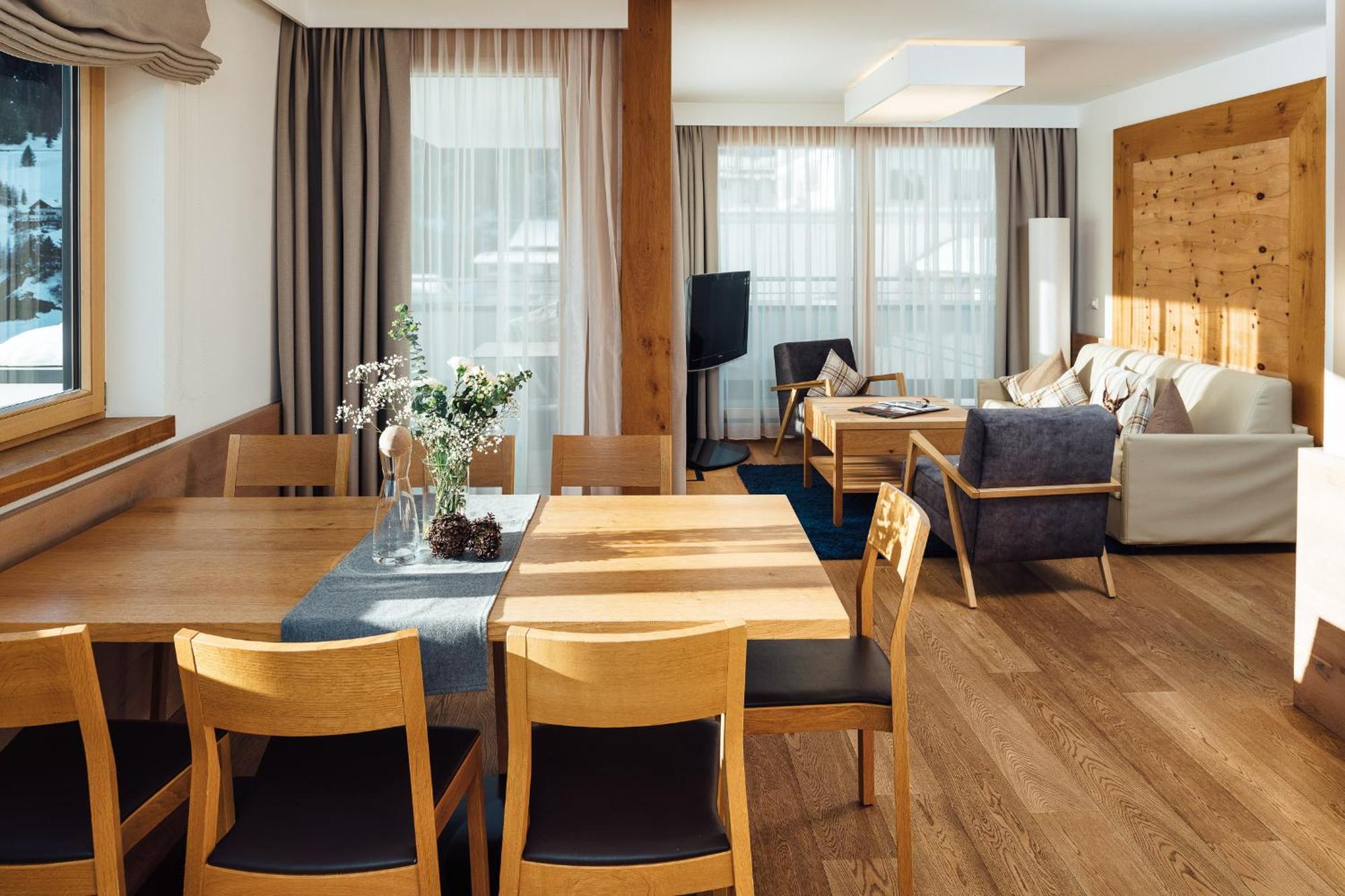 Schneeweiss Lifestyle - - Living * Serfaus
