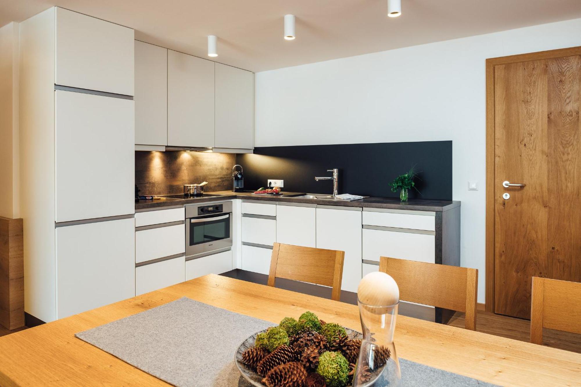 Schneeweiss Lifestyle - - Living Apartment